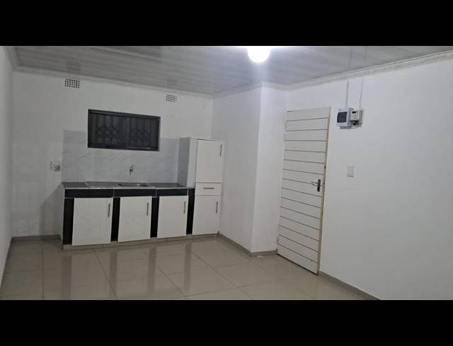 4 BEDROOM HOUSE FOR SALE IN WATERLOO